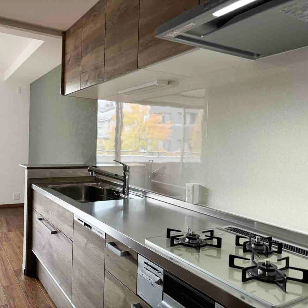 リビングからセミオープンな形のキッチンになりました。