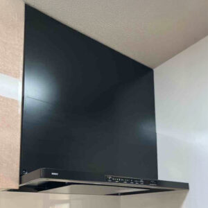 福岡市東区Ｋ様邸　レンジフード交換リフォーム工事｜NORIZ「Curara」　キッチンパネル「ブルズ」