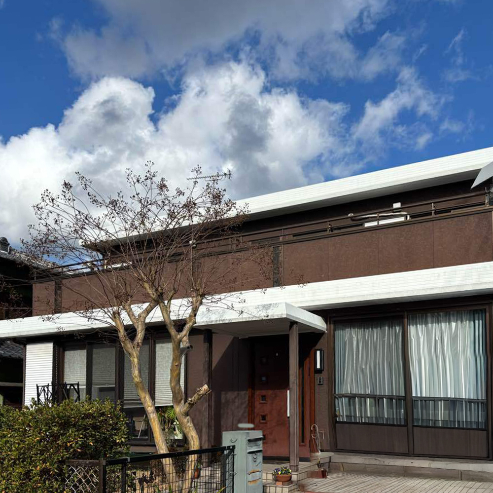 外壁・付帯ともに3回目のメンテナンスの時期を迎えていたので、
色味デザイン含めてワクワクできるリフォームを考えておられました。
