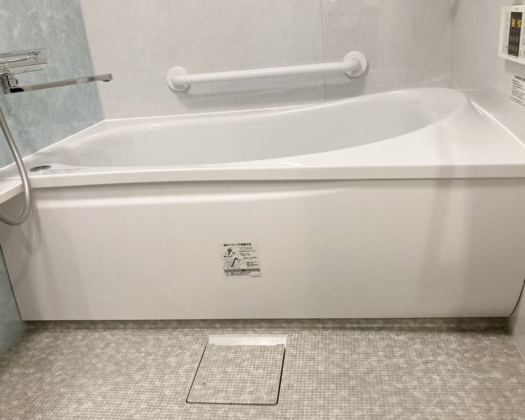 TOTO「マンションリモデル」へお取替。<br />
<br />
保温力が抜群な魔法びん浴槽で、ゆったりお風呂に浸かれます。