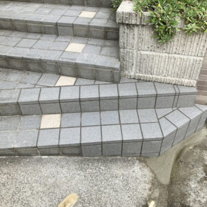福岡県福岡市東区　Ｍ様邸　アプローチタイル交換リフォーム工事