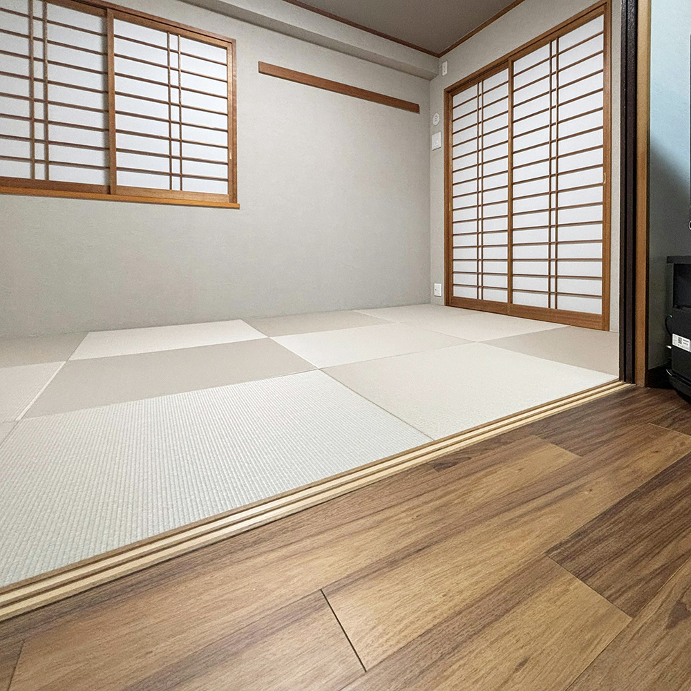 リビングに続く和室は、正方形の畳にしてモダンな和室になりました。.