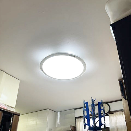 福津市Ｙ様邸　天井雨染み修繕リフォーム工事｜ジプトーンは直接壁紙が貼れません。