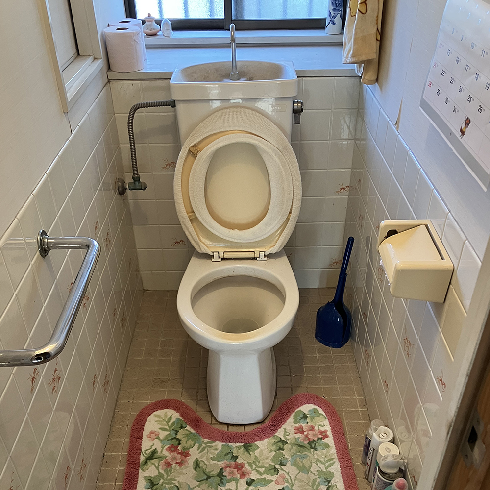 トイレのつまりがあり、タンクからも水漏れしていました。