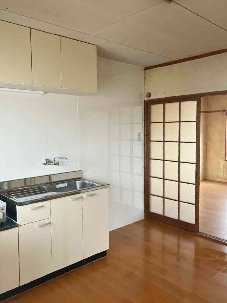 福岡市東区Ｙ様邸　キッチン交換リフォーム工事｜壁面はタイルからキッチンパネルへ