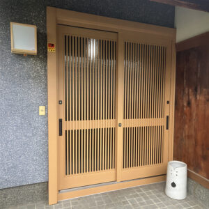 糟屋郡篠栗町Ｙ様邸　玄関カバー工法リフォーム工事｜LIXILリシェント