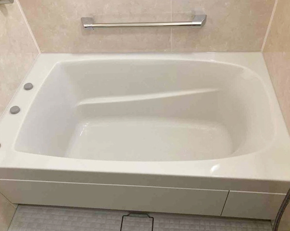 浴槽はLIXILの「スパージュ」へ取替ました。<br />
<br />
くつろげる空間で体のリフレッシュに特化している浴室に生まれ変わりました。