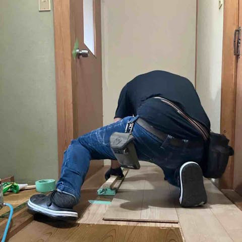 二階の床もたわみをしっかり修繕しています。