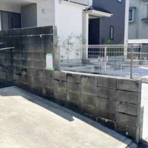 福岡市東区Ｈ様邸　フェンス取付リフォーム工事｜出入りの不安を解消するためブロック撤去