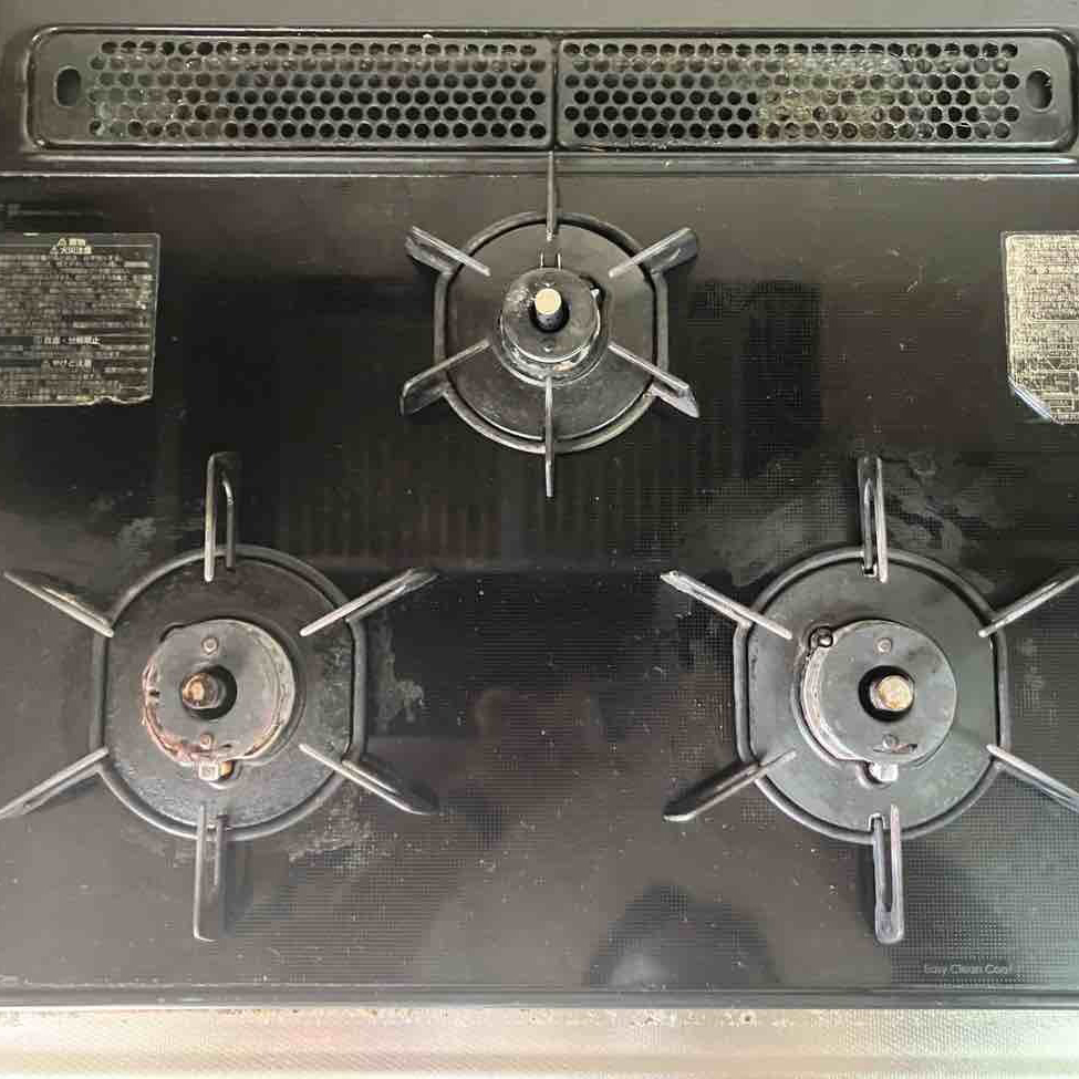 ガスコンロも長年使っておられたので、汚れが落ちにくくなっていました。