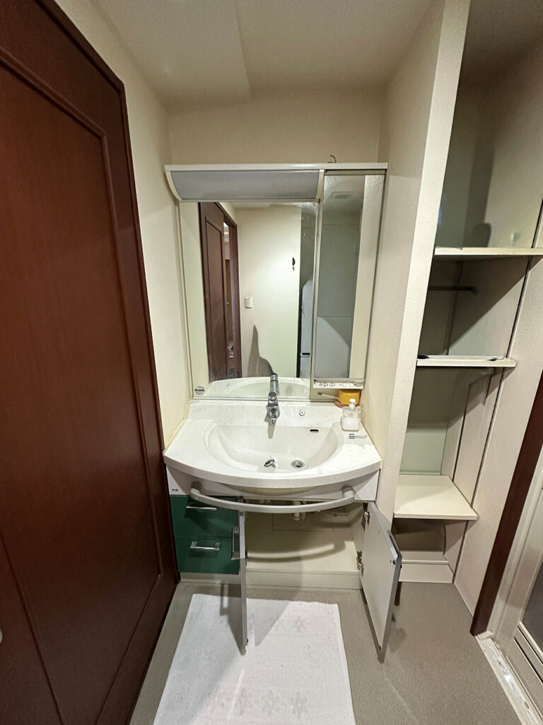 洗面台の水漏れがリフォームのきっかけでした。