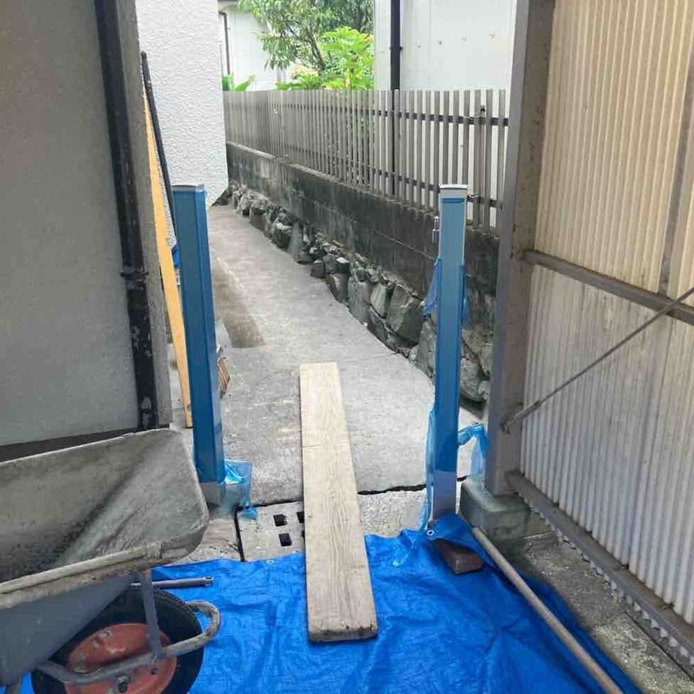 間口が斜めで、地面もフラットではなかったので、おさまりを職人さんとしっかり打ち合わせながら施工しました。