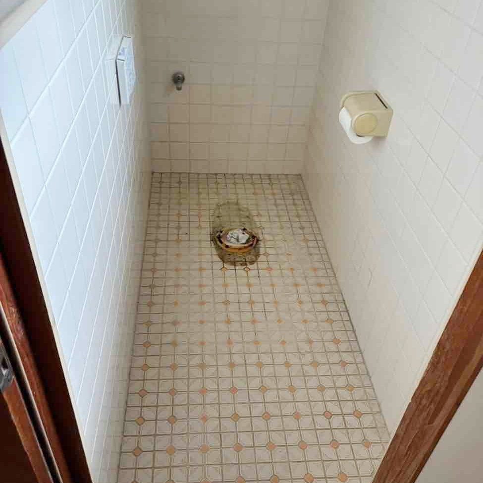 既存トイレ撤去後