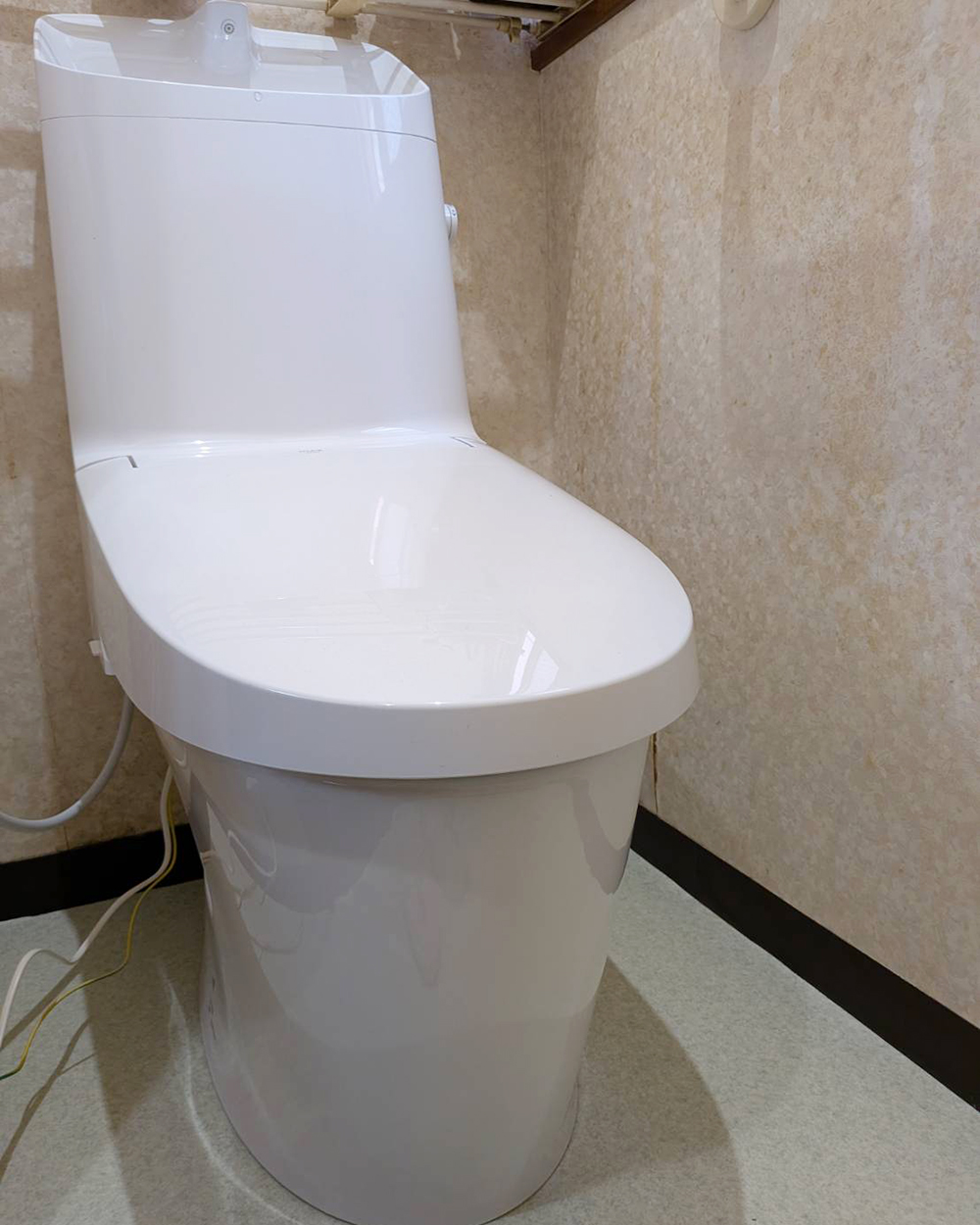 福岡市中央区Ｍ様邸　トイレ交換リフォーム工事｜シャワートイレと一体型タイプ