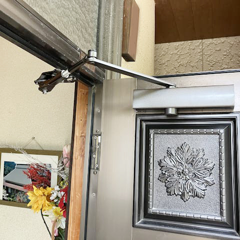福岡県糟屋郡篠栗町　Ｆ様邸　ドアクローザー交換リフォーム工事
