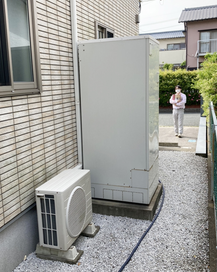 電熱ヒーターでお湯を作るタイプの「電気温水器」。<br />
<br />
初期費用は比較的に安価な物もありますが、ランニングコストが掛かる点が悩みどころです。