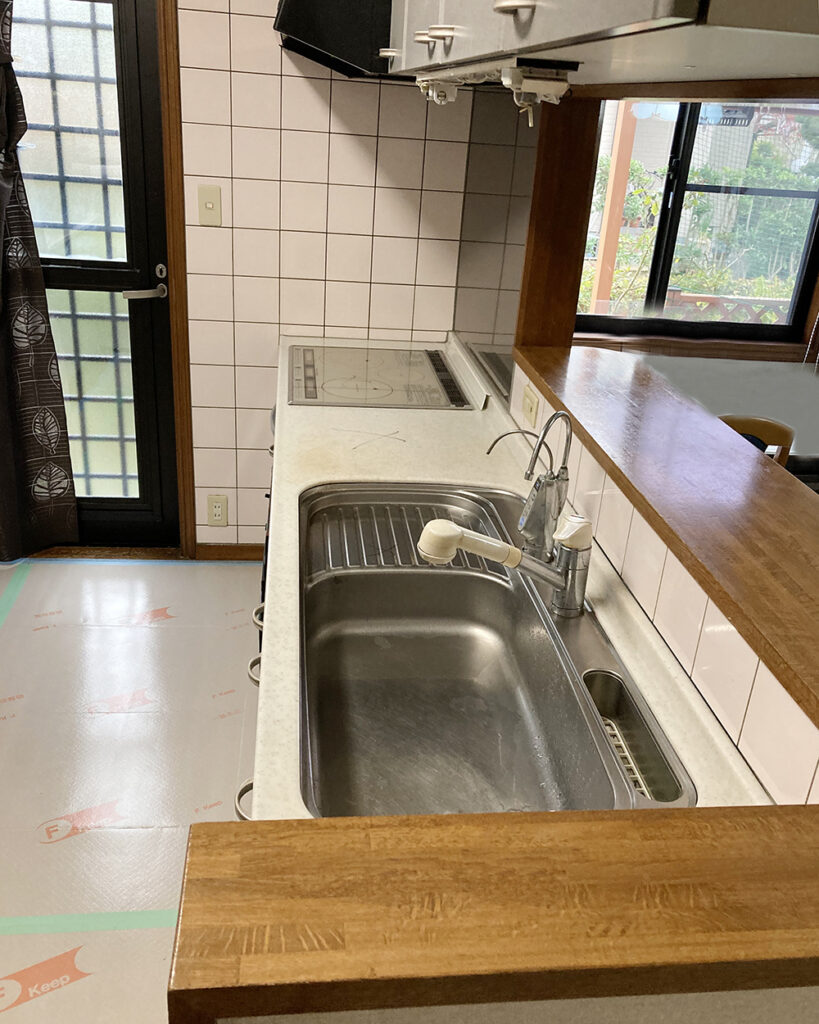 リフォーム前のキッチン。