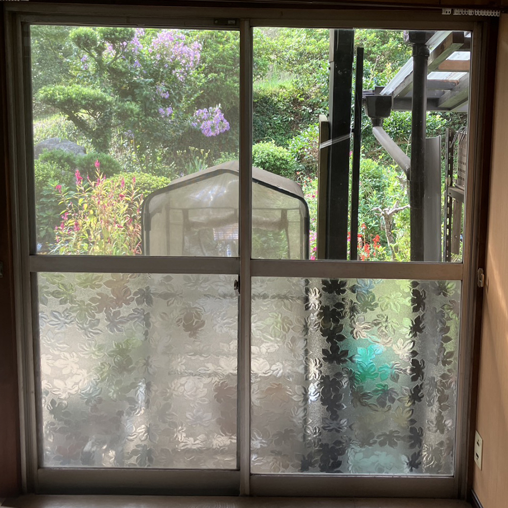 玄関ホールも広く、夏場冬場の断熱性について気になっておられました。
