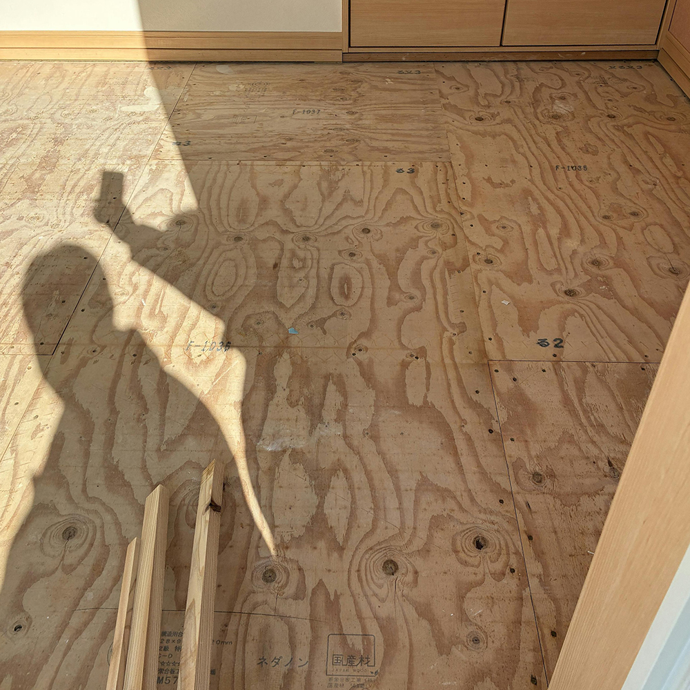 下地合板（捨て貼り）の施工 