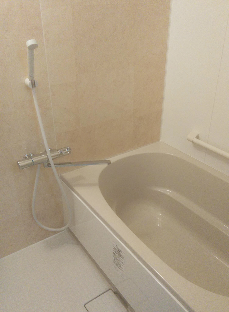 マンション用浴室 LIXILリノビオを施工させていただきました。<br />
マンションでのお風呂工事は、洗面所との段差も解消出来るので、オススメです。