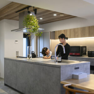 福岡市早良区A様邸　中古マンションリノベーション｜グラフテクトキッチンが主役の大空間LDK