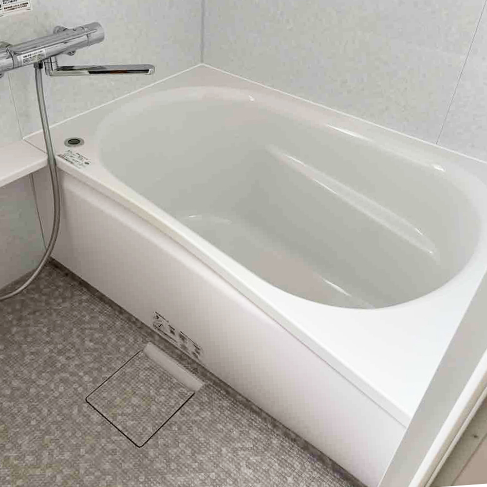 浴室はTOTOのマンションリモデルバスルームを採用。膝をついても痛くない『ほっカラリ床』と、お手入れしやすい排水口で、清潔で安心なバスルームに生まれ変わりました。
