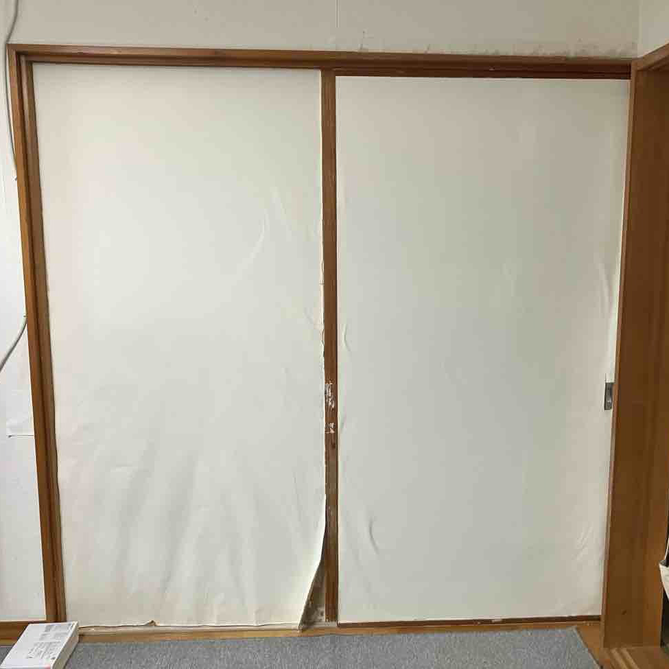 建具取替え。既存の建具と同じサイズ・近い色で制作しました。