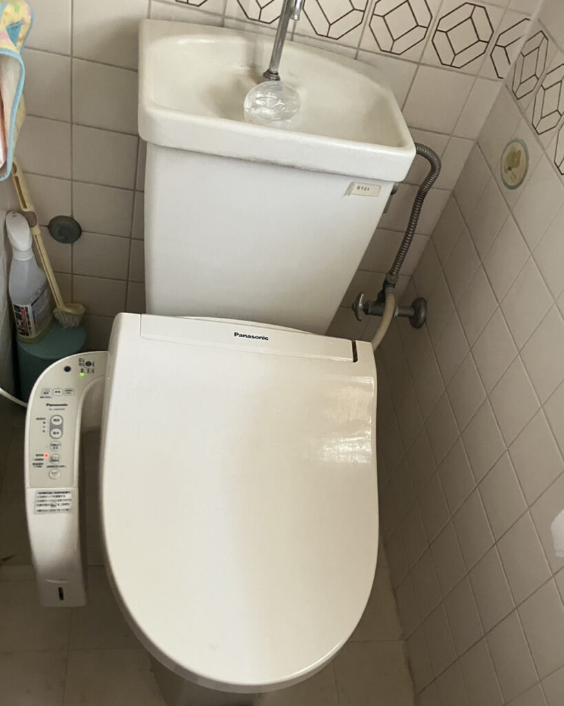 経年劣化で設備だけでなく、内装も傷んでいました。