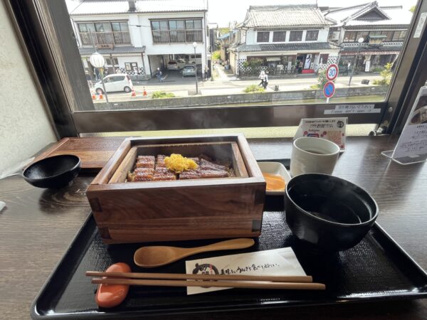 おいしい食事と会話を楽しむランチタイムをプレゼント