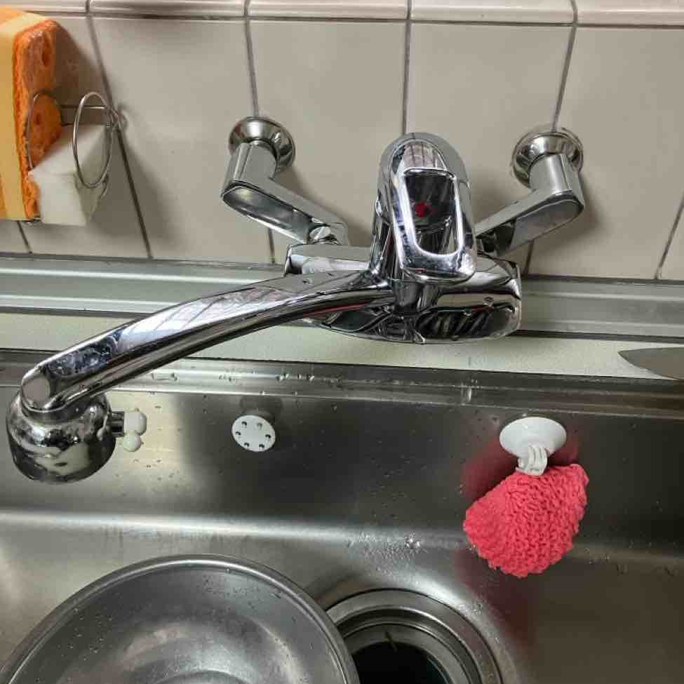 20年近く使われていて、水漏れを起こしていました。
