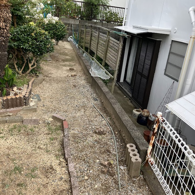 隣家との境界になにもなく、目線が気になられていました。