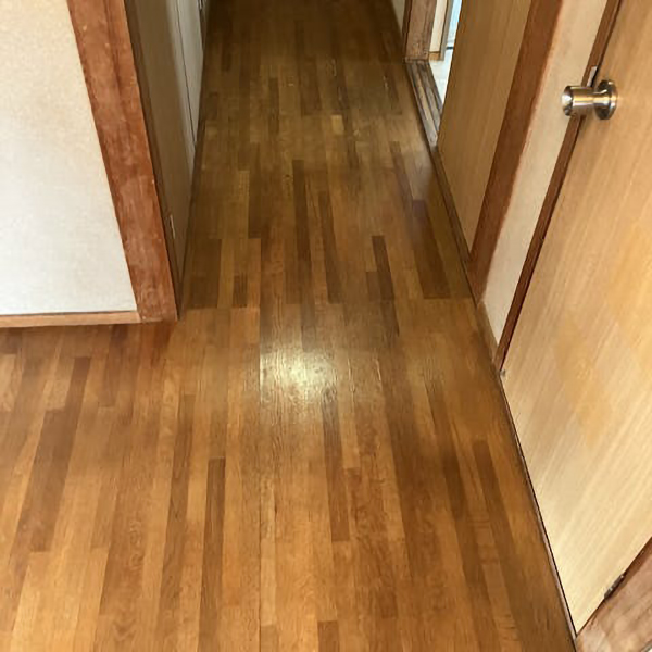 経年劣化のために、たわむようになっていました。