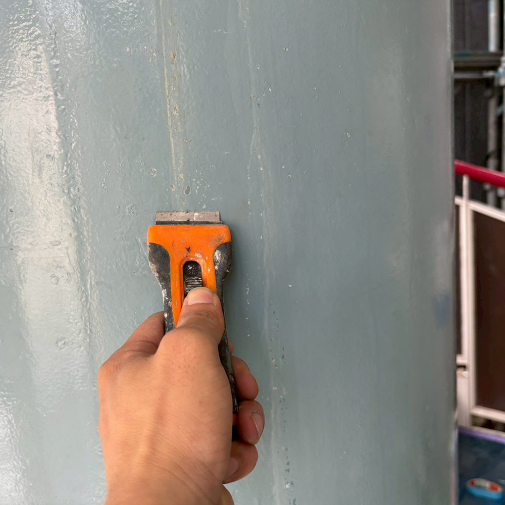 階段柱ケレン作業