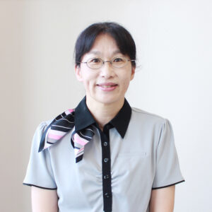 上川 綾子