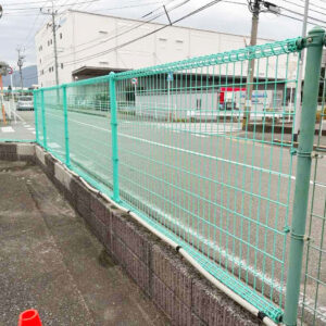 福岡市東区S物流株式会社　フェンス交換リフォーム工事｜車の事故による保険対応リフォーム