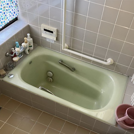 冬に冷たくなる広すぎるタイルのお風呂にお困りでした。