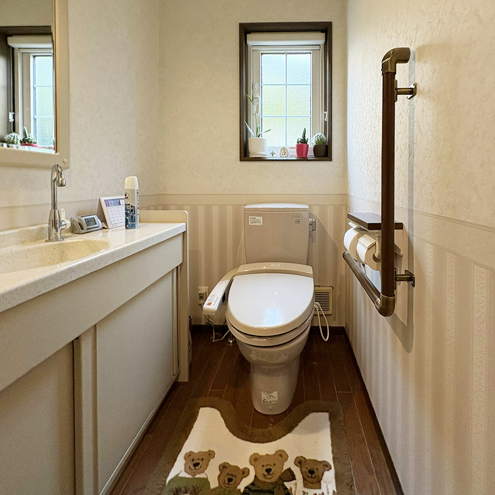 トイレが経年劣化で、動作不良を起こしていました。