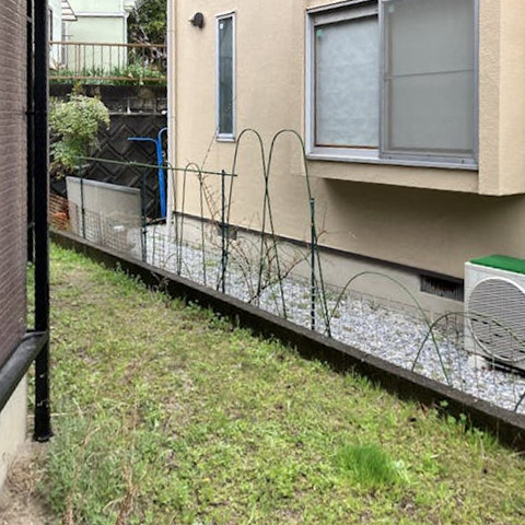 中古物件を購入されて、お隣の家との境界がなく、すごく気にされていらっしゃいました。