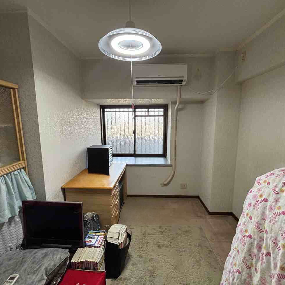 壁紙が傷んでいました。