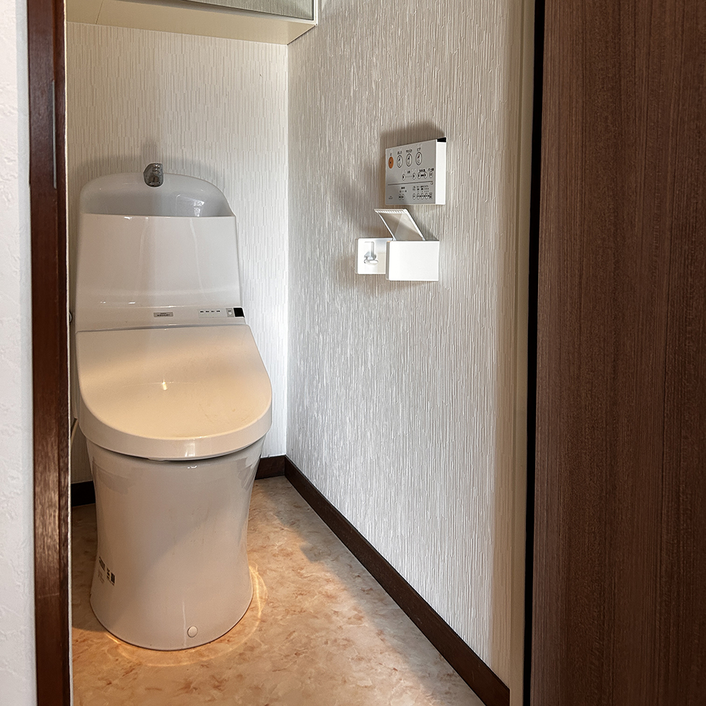 リノベーション前のトイレ。