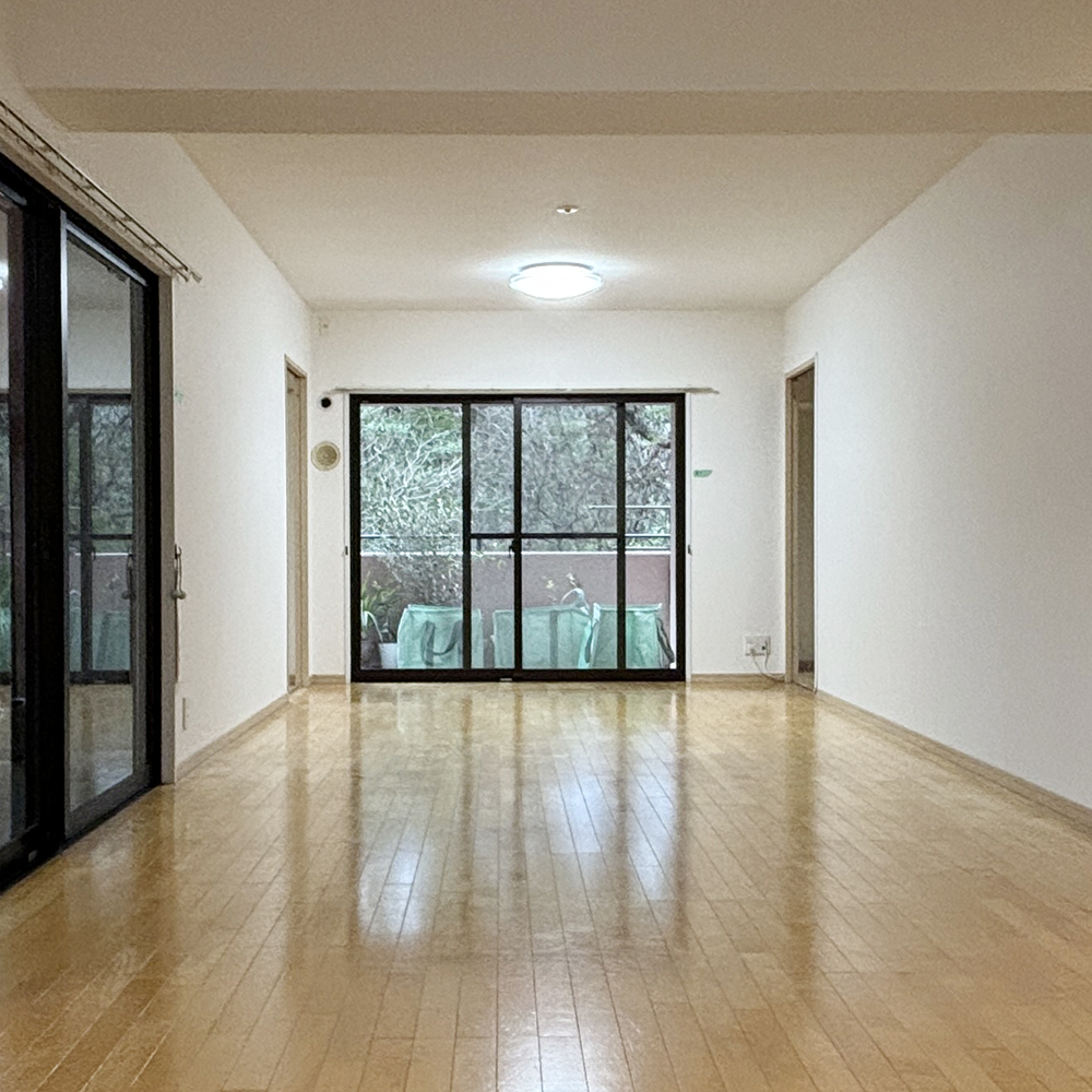 角部屋で窓の数も多く、すべて内窓にすると開け閉めが大変なので、窓自体の交換を希望していました。