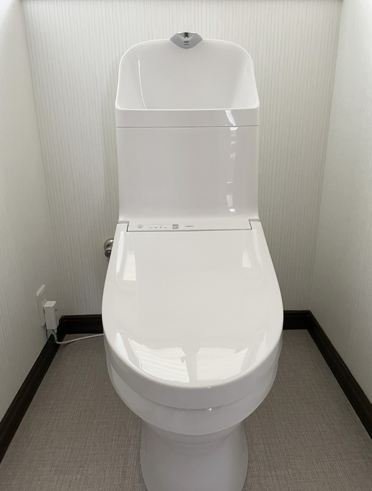 節水性に優れたトイレに交換しました。<br />
清潔感のあるトイレ空間となりました。