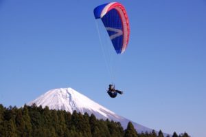 大量のてるてる坊主を作って挑みます！